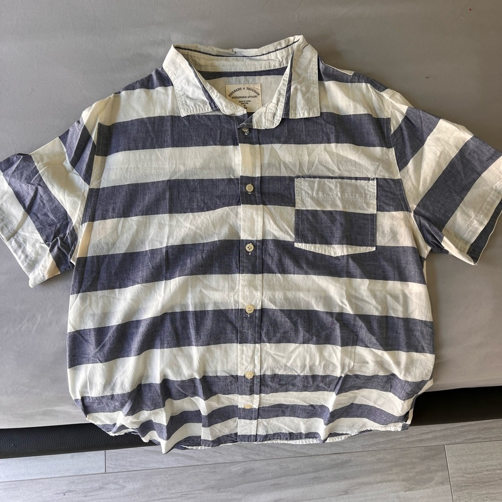 Mens short sleeve shirt